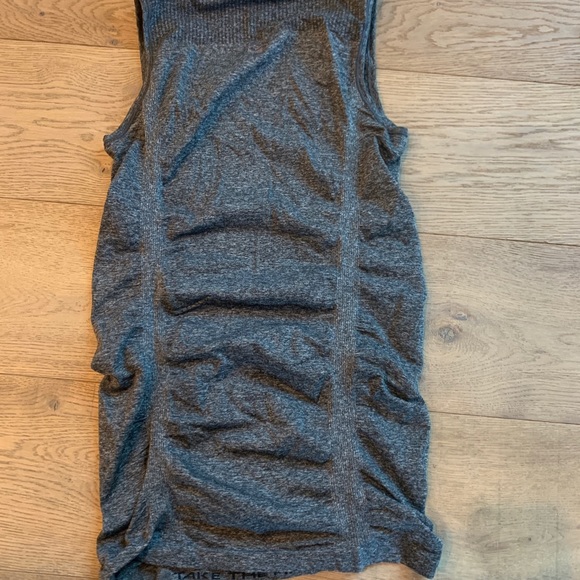 CALIA tank - Picture 2 of 2